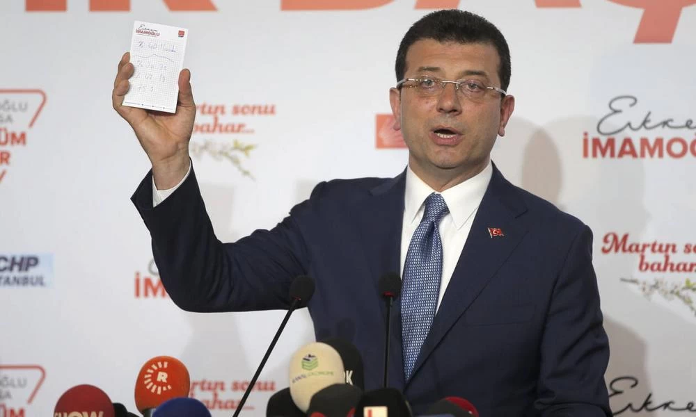 Ο Ιμάμογλου κριτικάρει έντονα το κυβερνών κόμμα και τον Ερντογάν